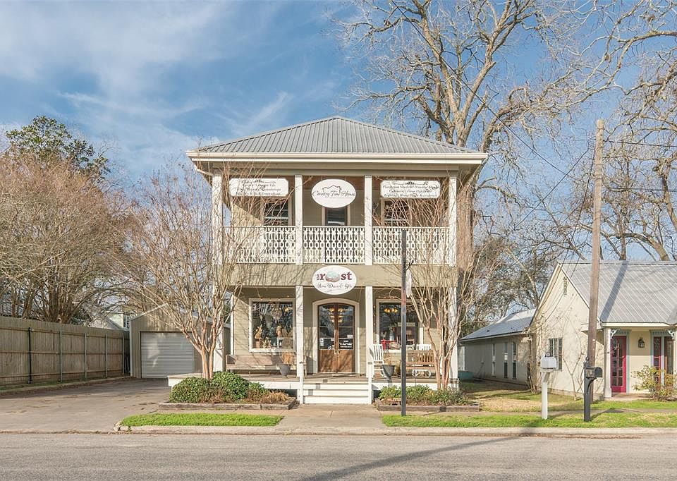 1st image of 920 Milam St