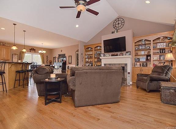 5th image of 1522 Musket Dr