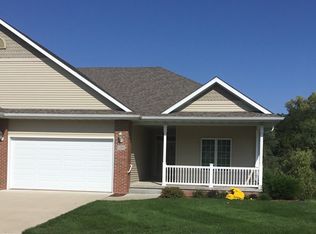1205 Liberty Ln, Carlisle, IA 50047