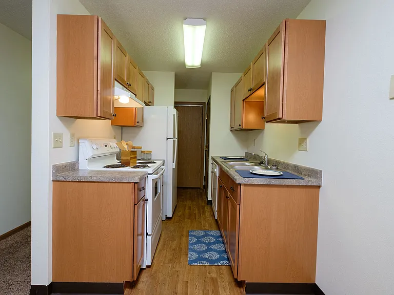 Fargo, ND Monticello Apartments | Kitchen