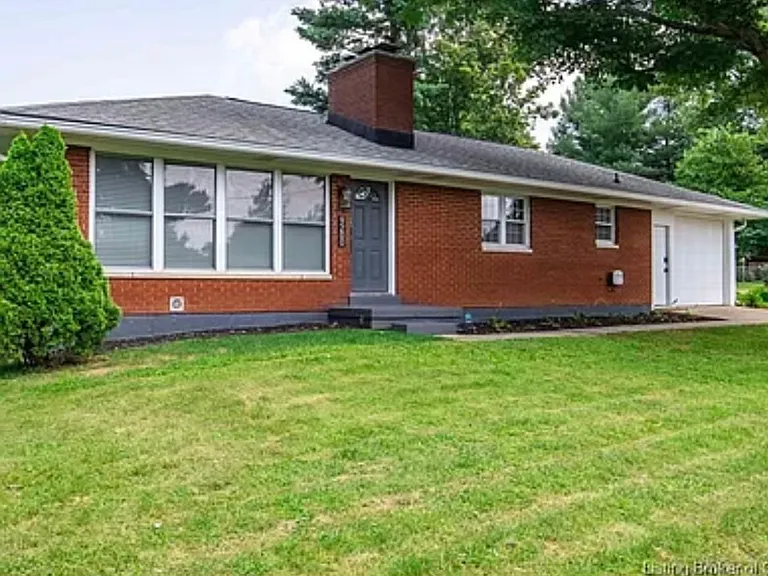9200 Walnut St — Photo 2