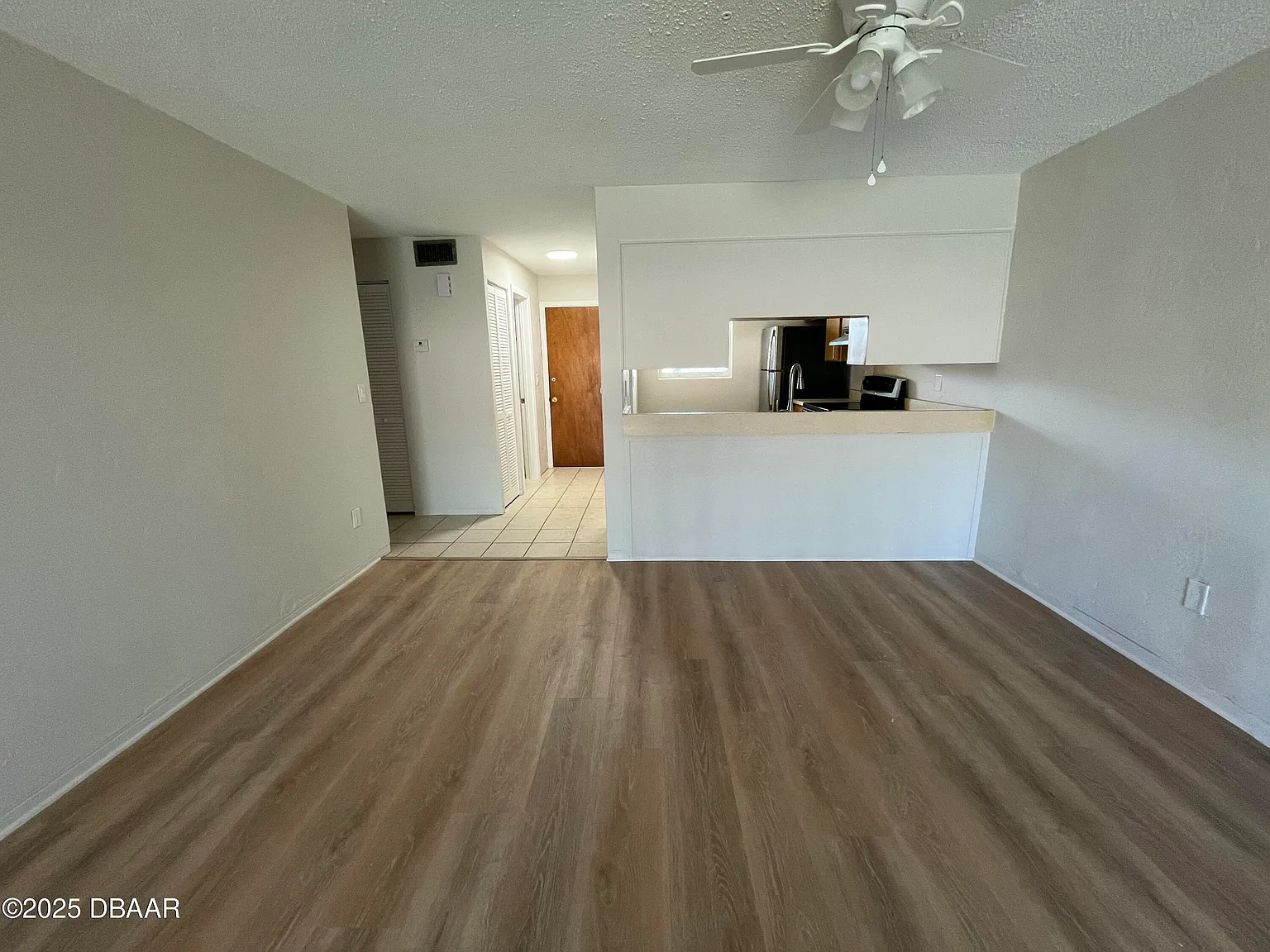 2 bed, 1.5 bath, 1800 sqft, $1,900 — Photo 4