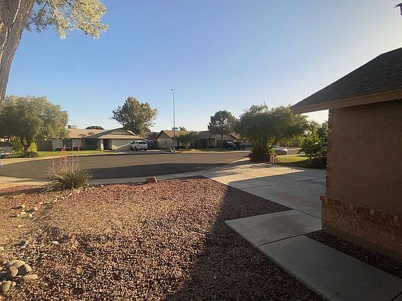 4th image of 3730 E Florian Cir