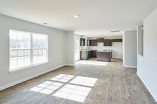 125 Saddlehorse Ln — Photo 4