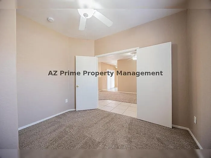 670 E Mariposa Pl — Photo 10