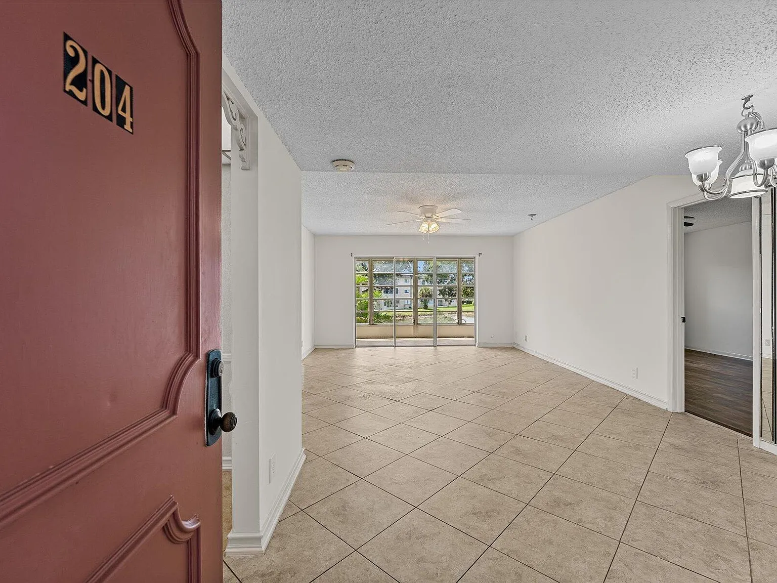 2 bed, 2.0 bath, 975 sqft, $2,300 — Photo 3