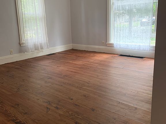 3rd image of 516 Park Ave