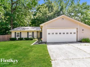 1501 Woodpointe Dr, Indianapolis, IN
