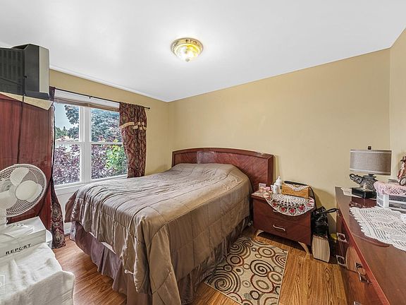 4th image of 1016 N 14th Ave