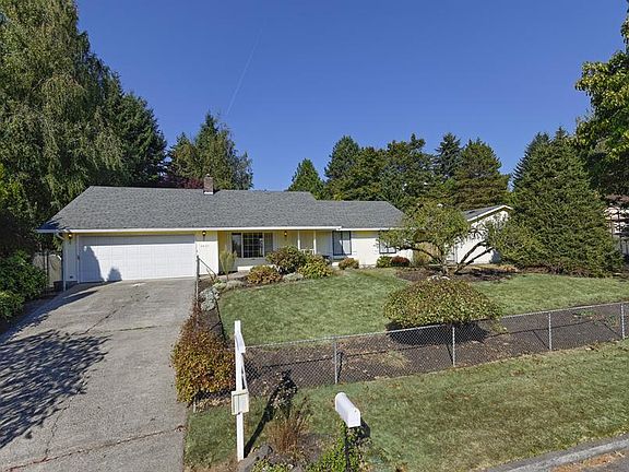 2nd image of 4420 NE 49th St