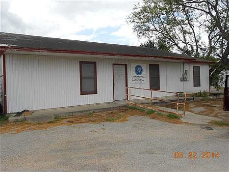 1st image of 202 N Elm Ave