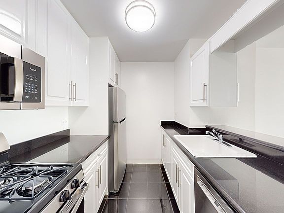 5th image of 400 E 71st St APT 15N