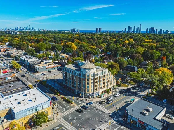 935 Royal York Rd E #202, Toronto, ON M8Y 4H1