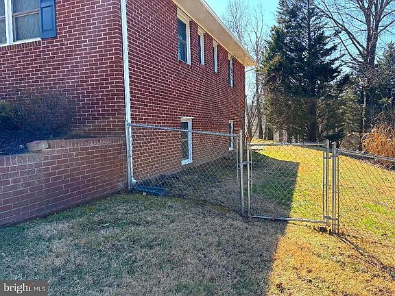5th image of 2615 Whitt Rd