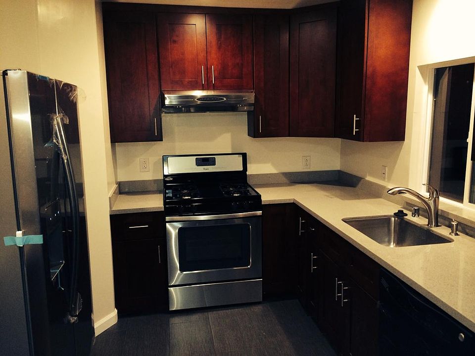 1st image of 718 Larch Ave