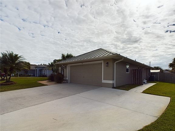 3rd image of 730 Rolling Hill Dr