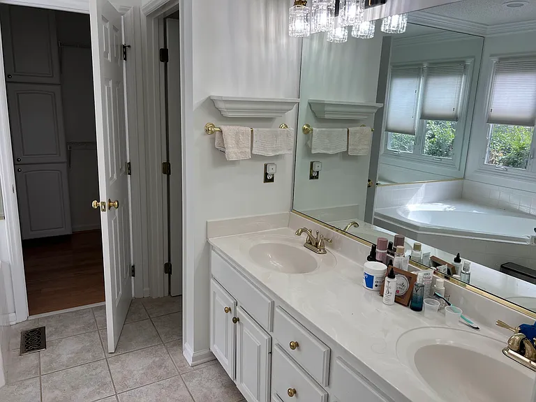 8516 Wheeling Dr — Photo 9
