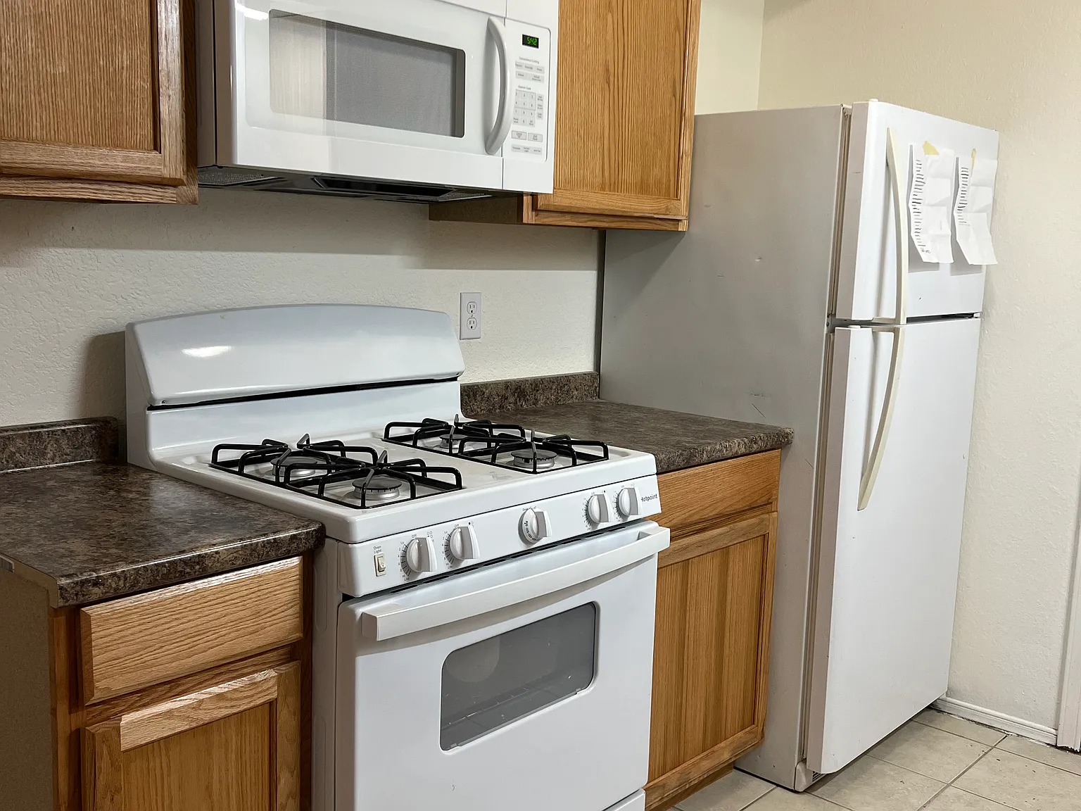 2 bed, $1,000 — Photo 3