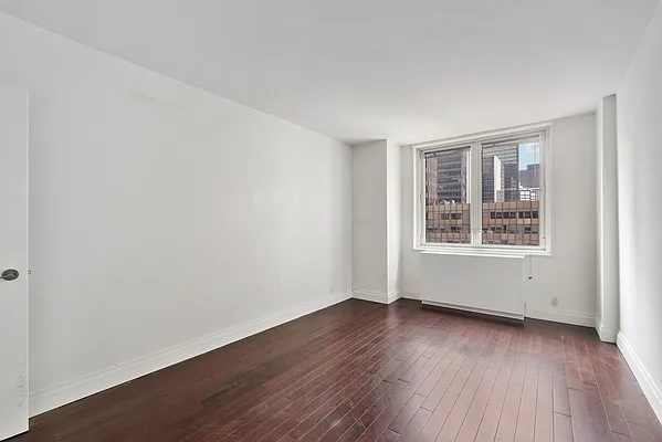 Rented by Anchor Associates | media 11