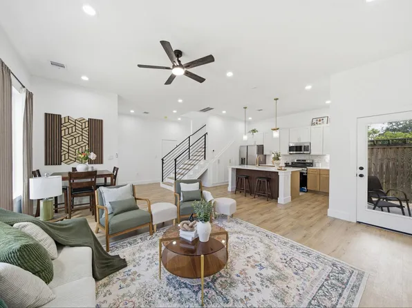 8904 Knoll Leaf Dr, Houston, TX 77080