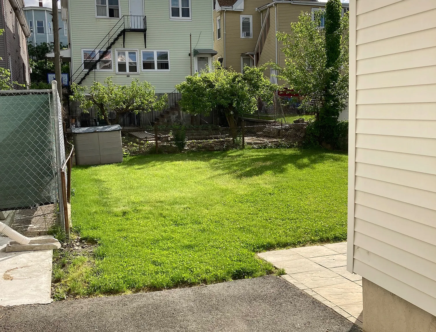 3 bed, 1500 sqft, $3,300 — Photo 2