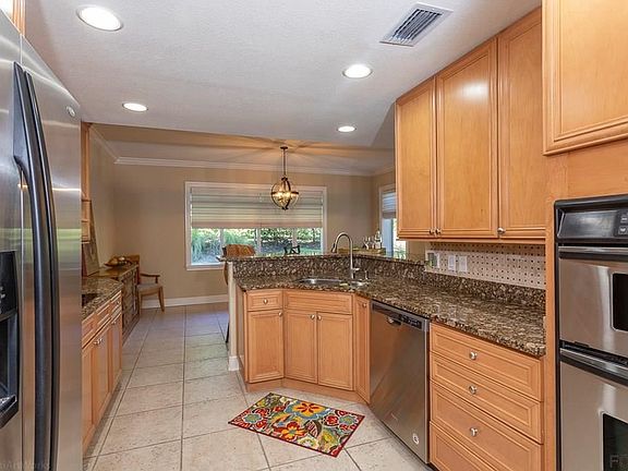 4th image of 110 Club House Dr