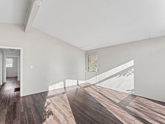 4th image of 109 Princeton Dr