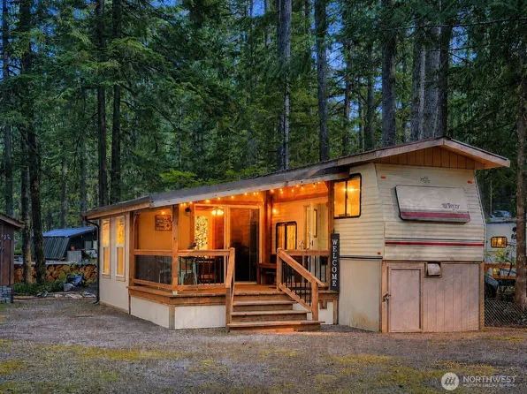 203 1 Fireside Lodge Circle, Deming, WA 98244