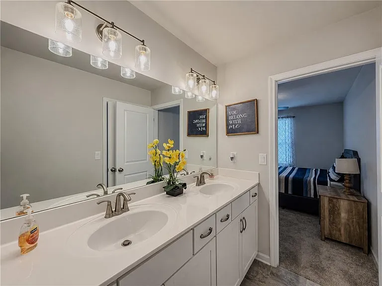 45 Woodford Dr — Photo 29