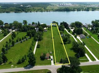 4571 Chamberlain St, East China, MI 48054