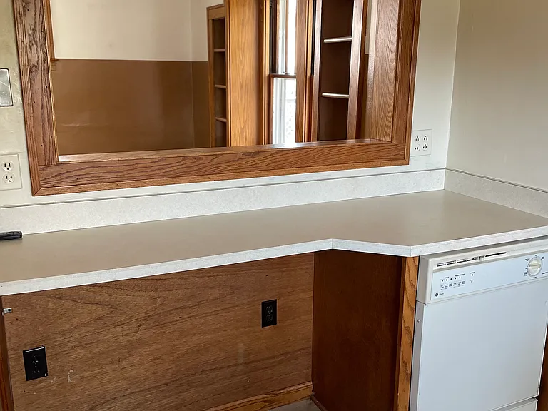 211 E Sheridan Ave — Photo 12