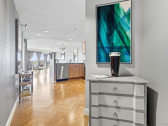 4th image of 100 Park Avenue #2006