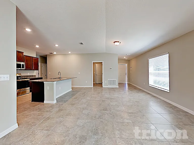 1724 Broad Winged Hawk Dr — Photo 16