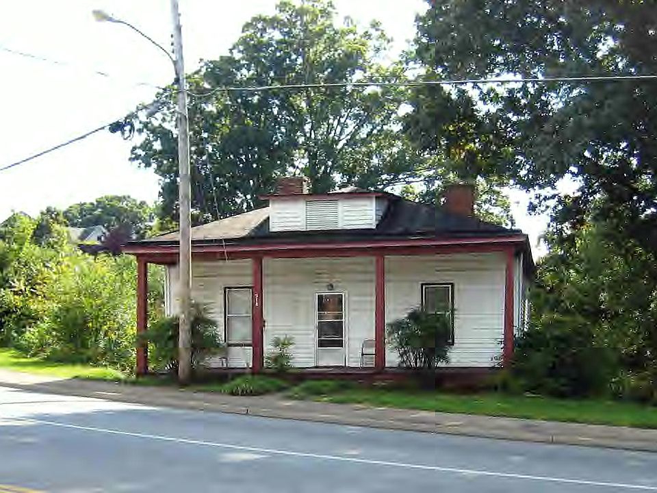 1st image of 514 E Church St