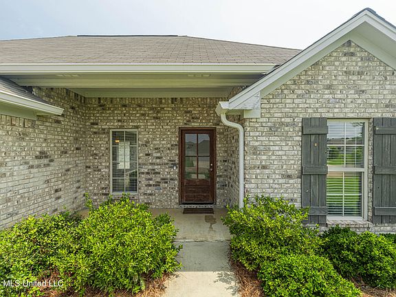 5th image of 1215 Addison Ln
