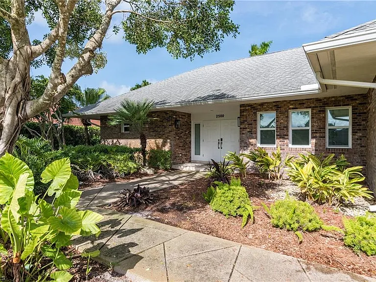 2500 Kings Lake Blvd — Photo 3