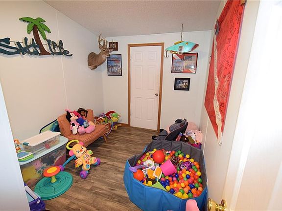 5th image of 2861 Carswell St