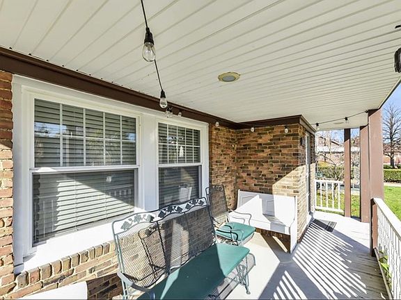 2nd image of 2042 Lincoln Ave