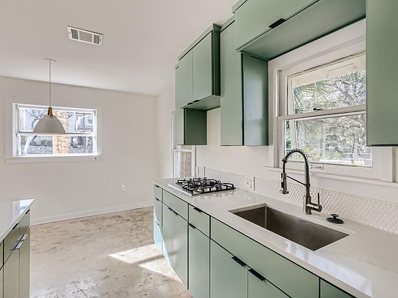 2nd image of 239 Brahan Blvd #C