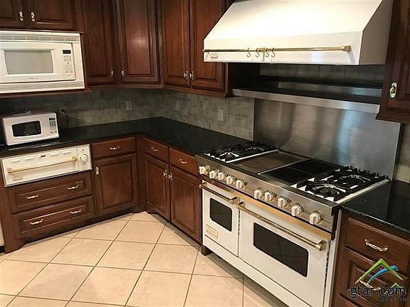 5th image of 2401 Lakeshore Dr