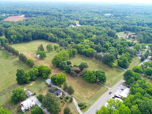 5th image of 9502 Hurdle Mills Rd
