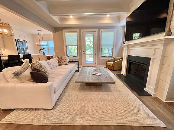 3rd image of 1904 Hutton Dr #B