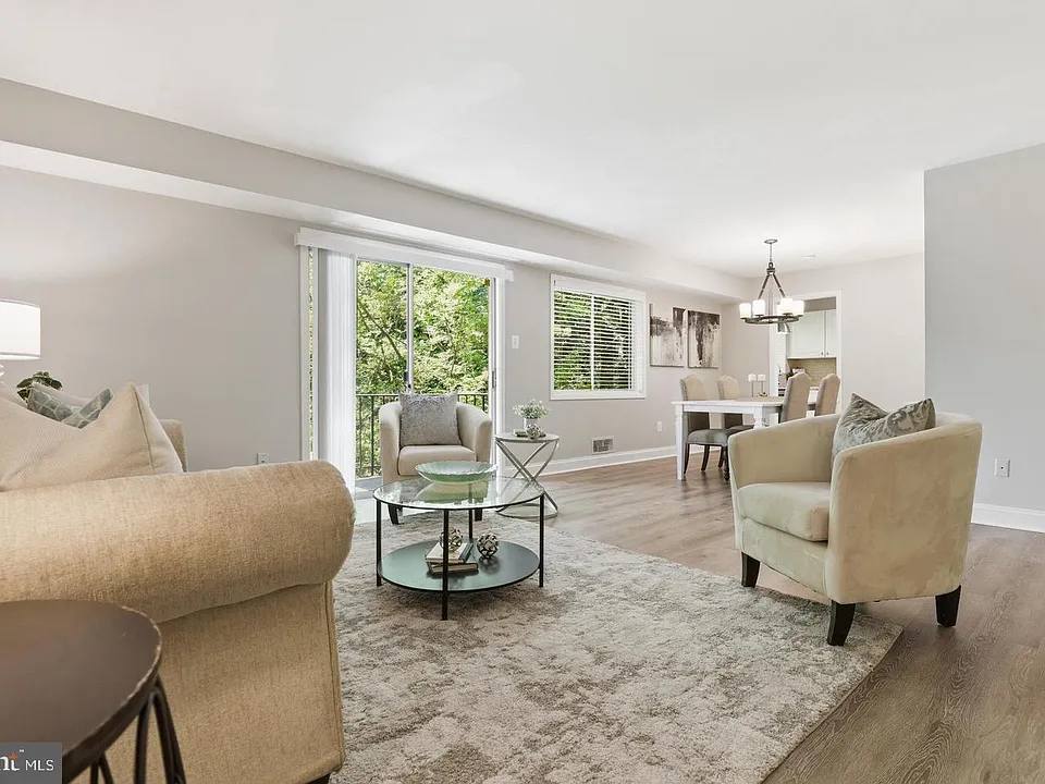 10636 Montrose Ave #2