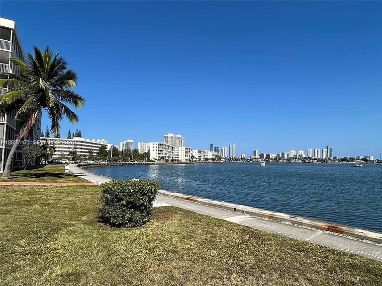 2910 Point East Dr #M609 — Photo 9