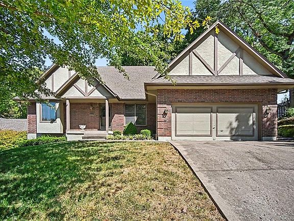 2nd image of 2414 SW Springcreek Ct