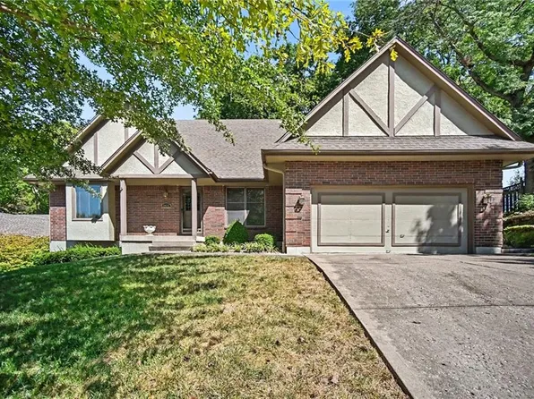 2414 SW Springcreek Ct, Blue Springs, MO 64015