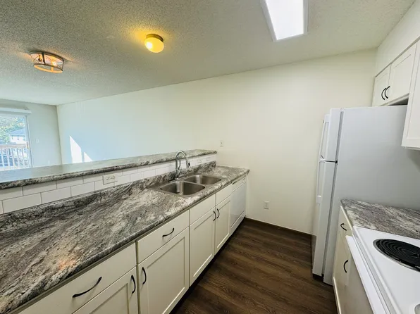 245 Beaver Kreek Ctr, North Liberty, IA