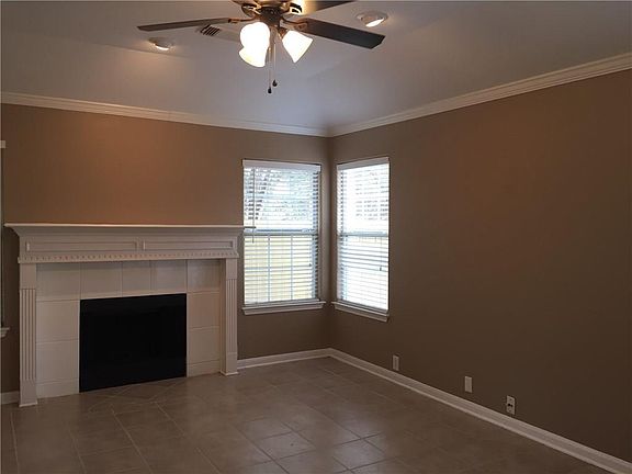 2nd image of 2305 Drue Ln
