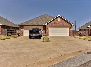 11307 NW 121st Pl, Yukon, OK 73099