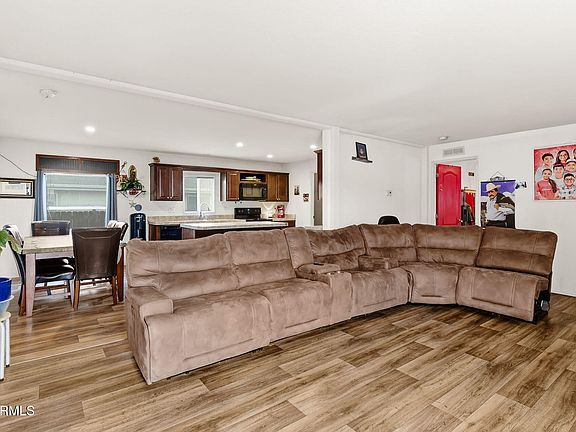 5th image of 2802 S 5th Ave #33